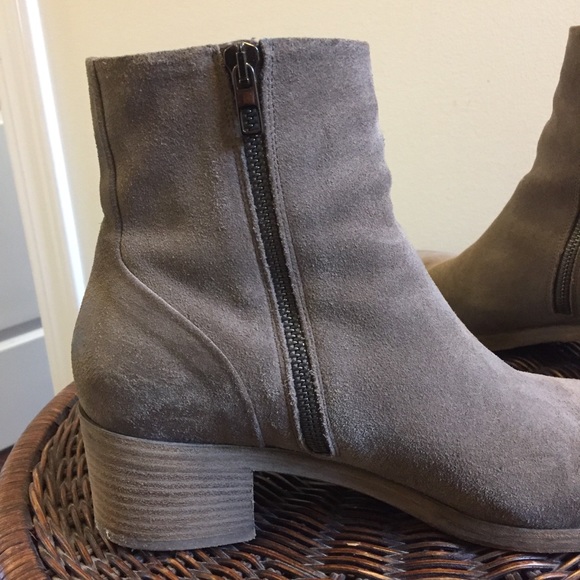 Vince Booties size 8.5 made in Italy - Picture 5 of 7